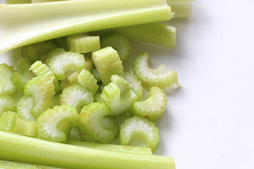 کرفس سالم بدون آفت مناسب بازارهای داخلی و صادراتی